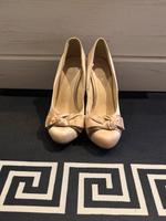 Edle High Heels in Champagner-Silber mit Strass — Gr. 39 Niedersachsen - Barsinghausen Vorschau