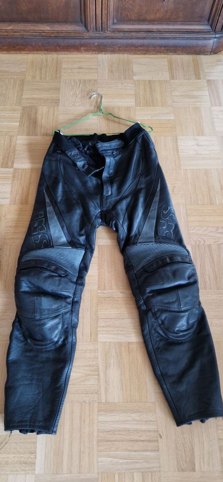 IXS Genuine Leather Lederkombi 2 teilig Gr 52 in Waiblingen