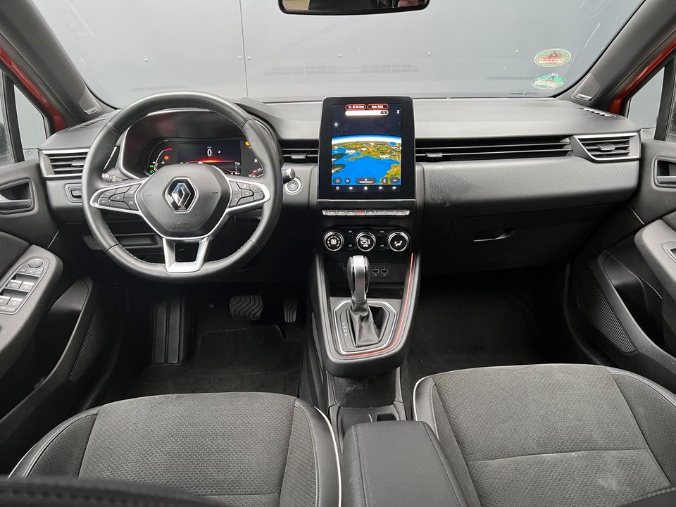 Renault Clio : Autovermietung / تأجير سيارات / Car Rental in Berlin