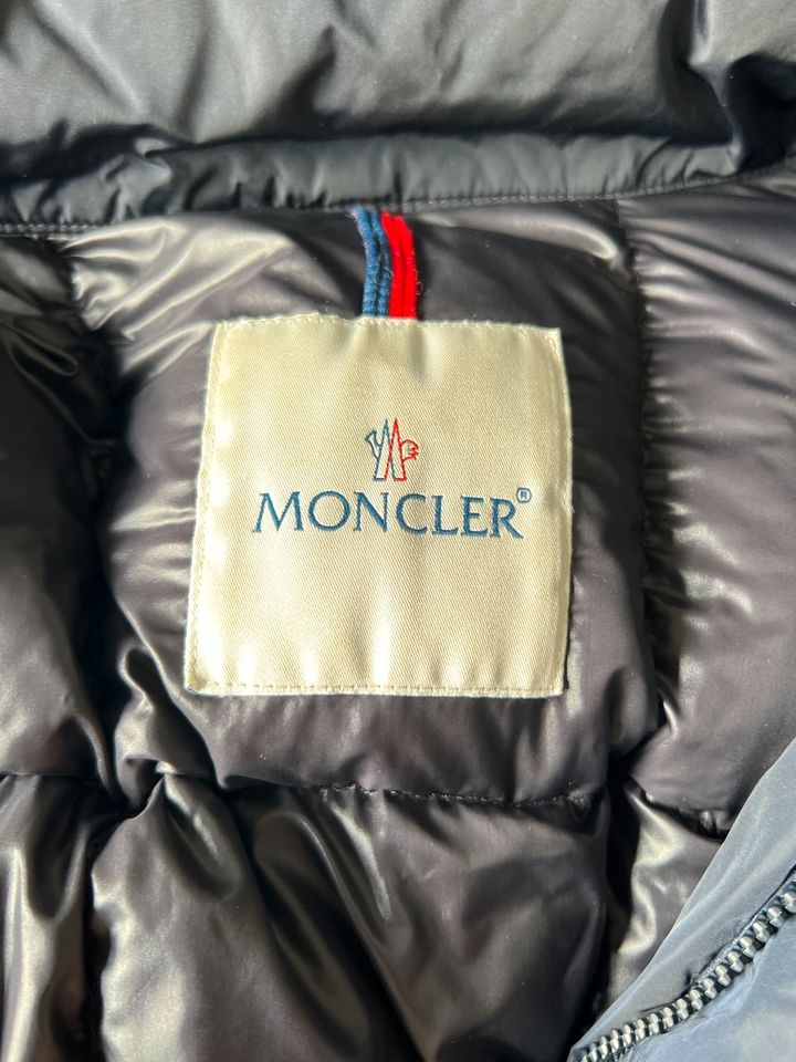 MONCLER Daunenjacke 100% authentisch/ Original/Legit(CERTILOGO) in Langenhagen