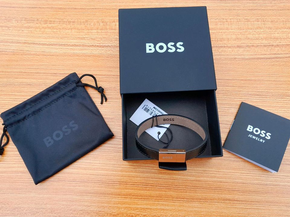 NEU BOSS Lederarmband in Originalverpackung unbenutzt in Berlin