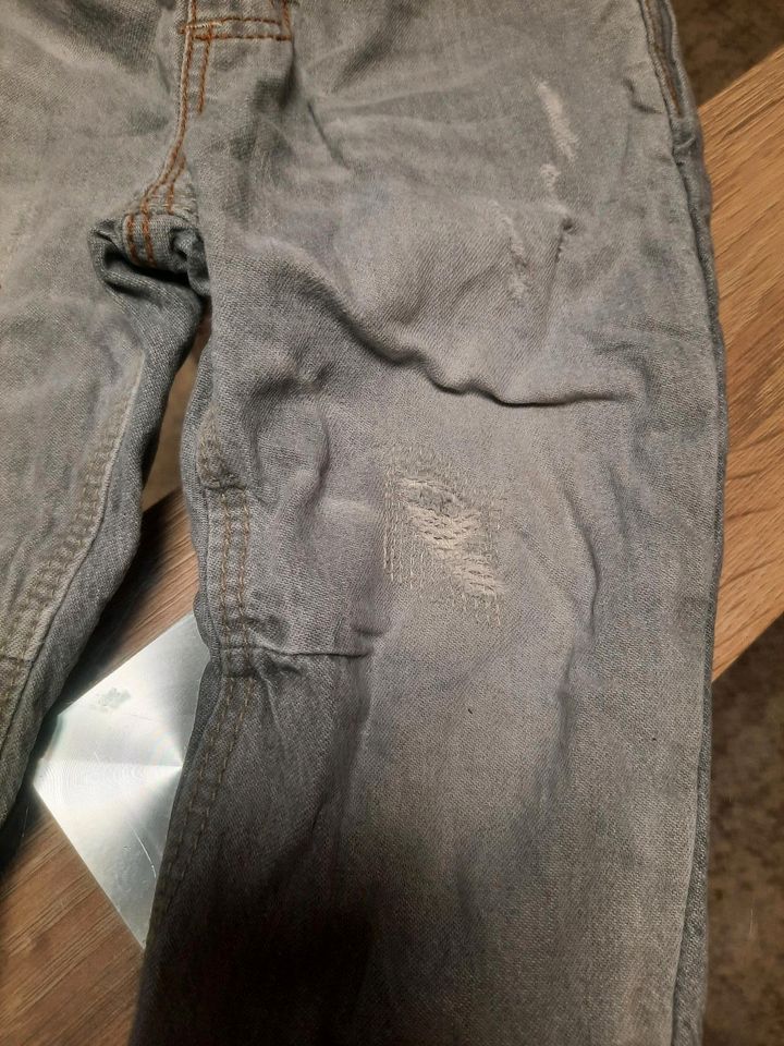 Baby Jeans Gr. 86 Zara grau gefüttert in Blaichach