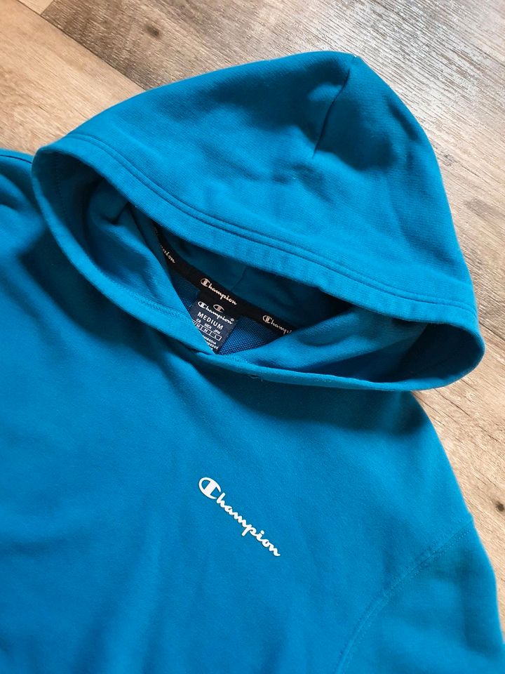 Champion Hoodie WIE NEU Gr. M in Aurich