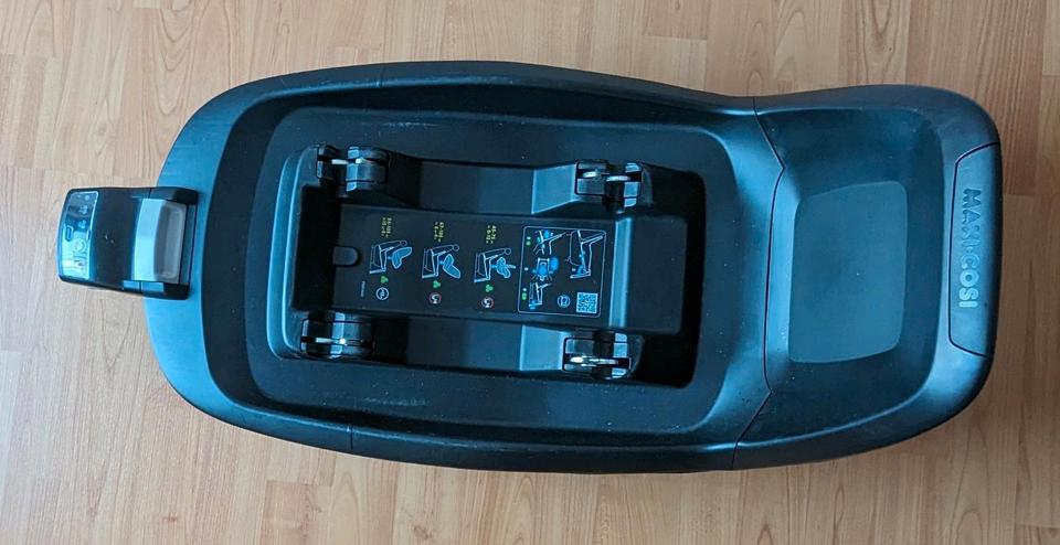 MaxiCosi Pepple Plus Kindersitz + Isofix Basisstation in Mihla