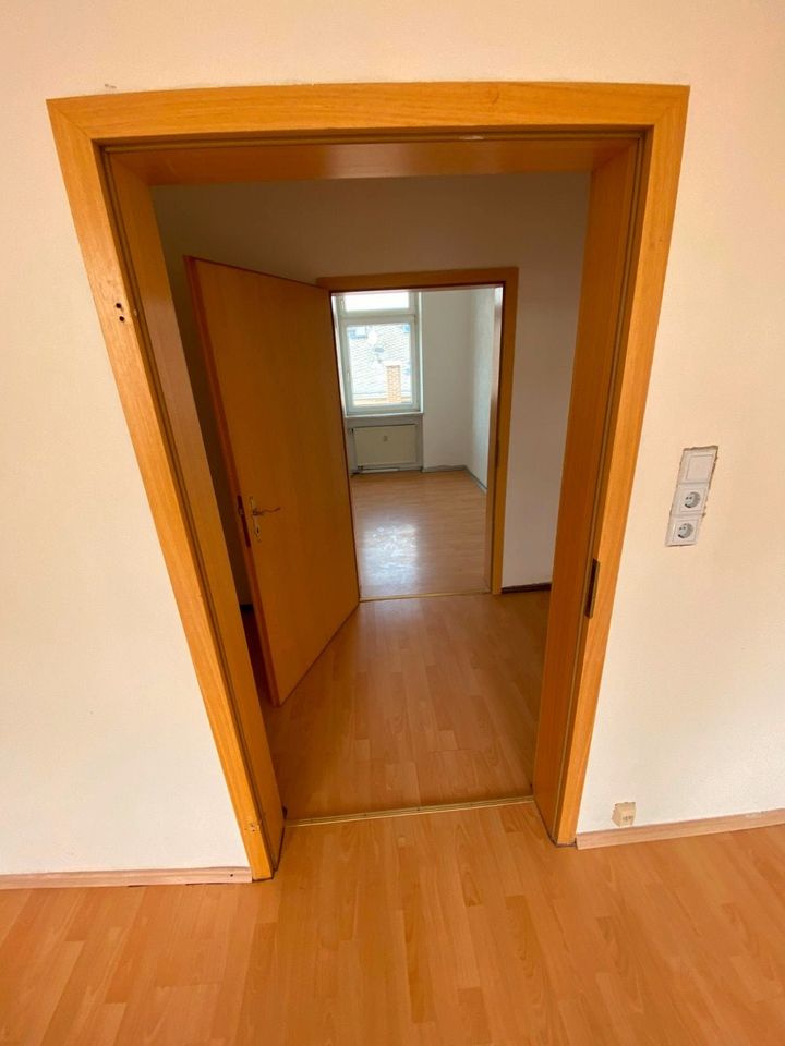 Helle 5 Zimmer Wohnung Zentrale Lage in Oelsnitz / Vogtland