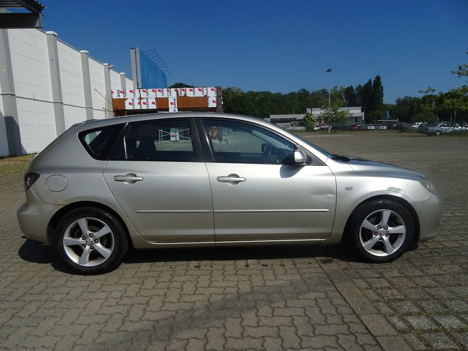 Mazda 3 Lim. 1.6 Sport*TÜV NEU*AHK*8XBEREIFT in Salzgitter