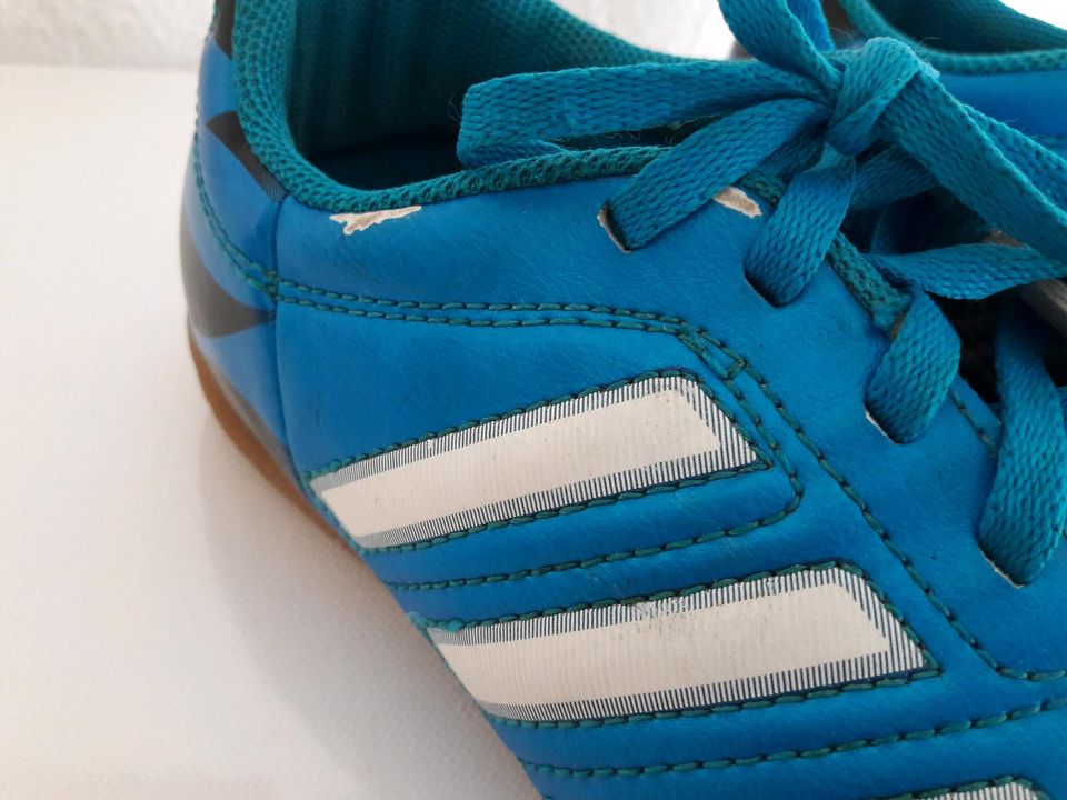 adidas Turnschuhe Gr. 38 2/3 (UK 5,5) Farbe türkis (11 questra) in Laupheim