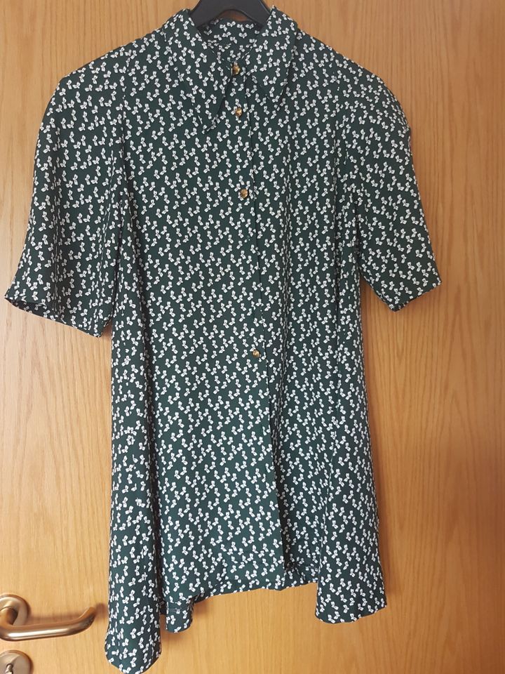 tolle, leichte, neuwertige Bluse / Umstandsbluse grün Gr. 36/38 in Heiningen