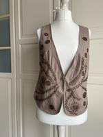 Weste beige mit Pailletten Gr. 42 APART Hessen - Oberursel (Taunus) Vorschau