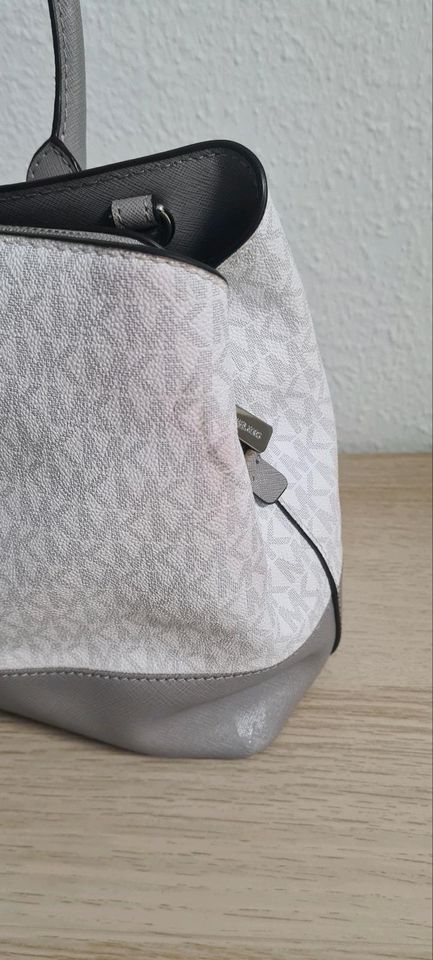 Original Michael Kors Tasche Savannah in bright white in Eppelheim