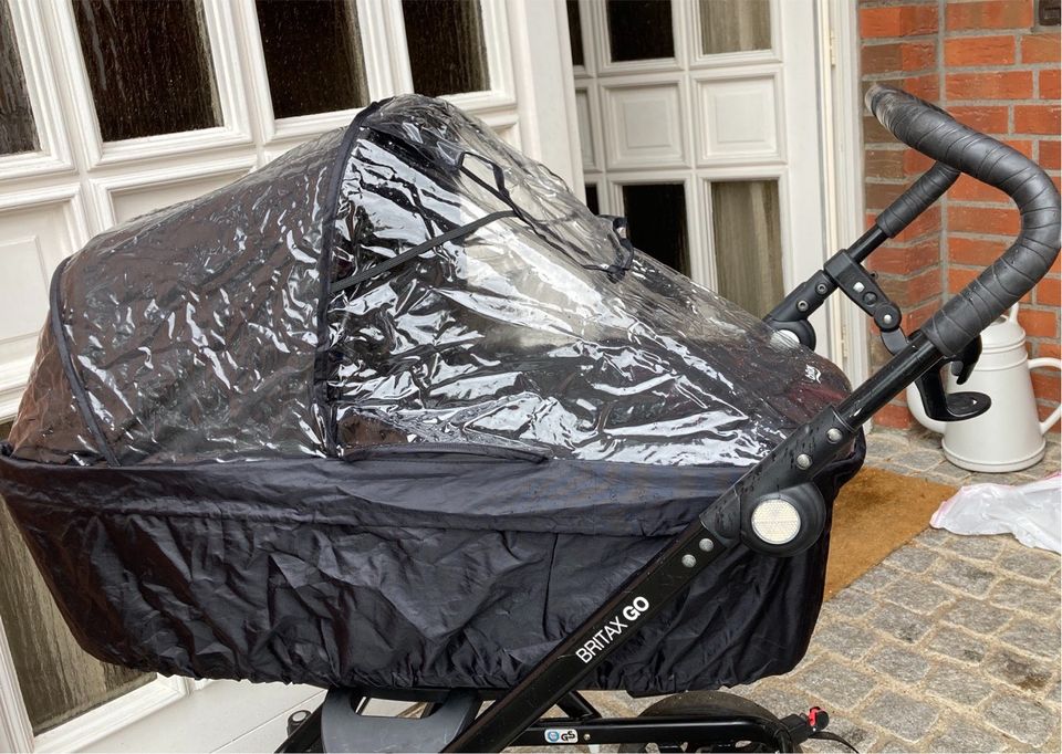 Britax Go Kinderwagen + Zubehör in Norderstedt