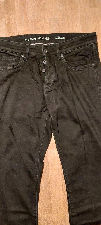 Jeans schwarz Gr. 30/33 in Ayl Saar