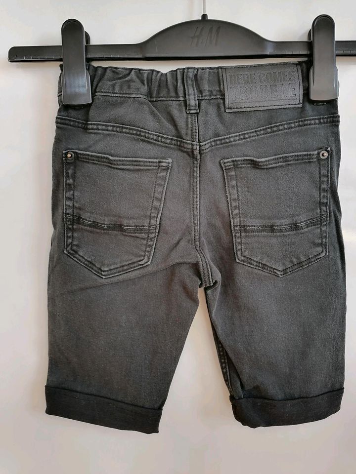 kurze Jeans Grösse 116 in Blaustein