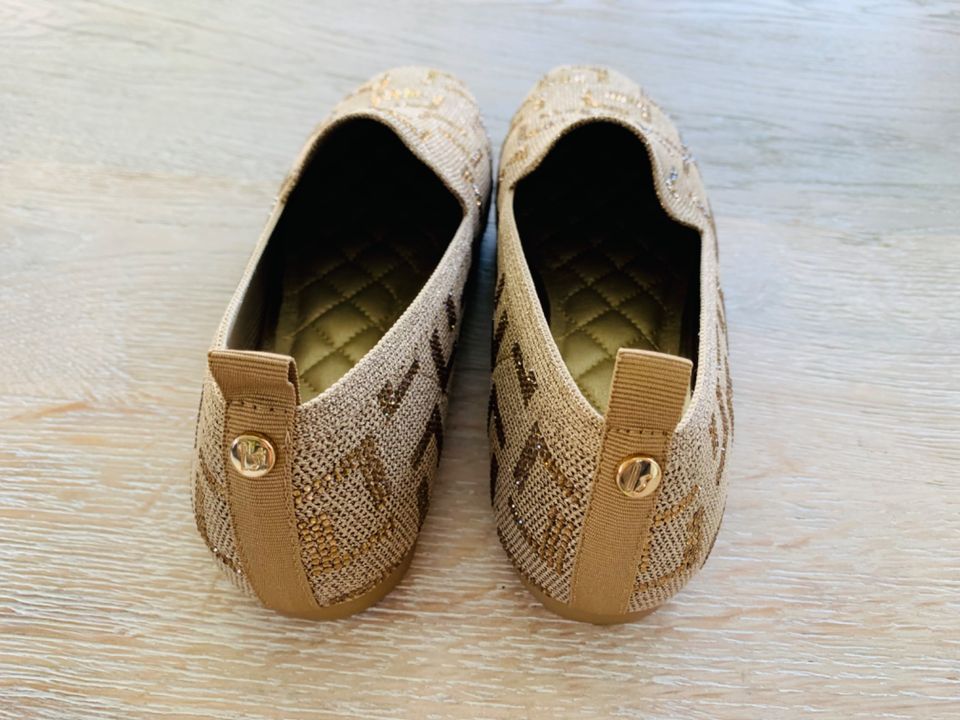 NEU Ballerina, Slipper Gr. 41 gold in Hennef (Sieg)