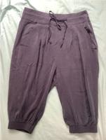 PEPE JEANS 100% Seide violett Haremshose Stoffhose Capri edel S-M Leipzig - Plagwitz Vorschau