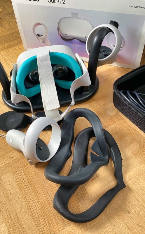 Oculus Quest 2 VR-Headset (256 GB) inkl. Ladestation-Top Zustand in Hannover