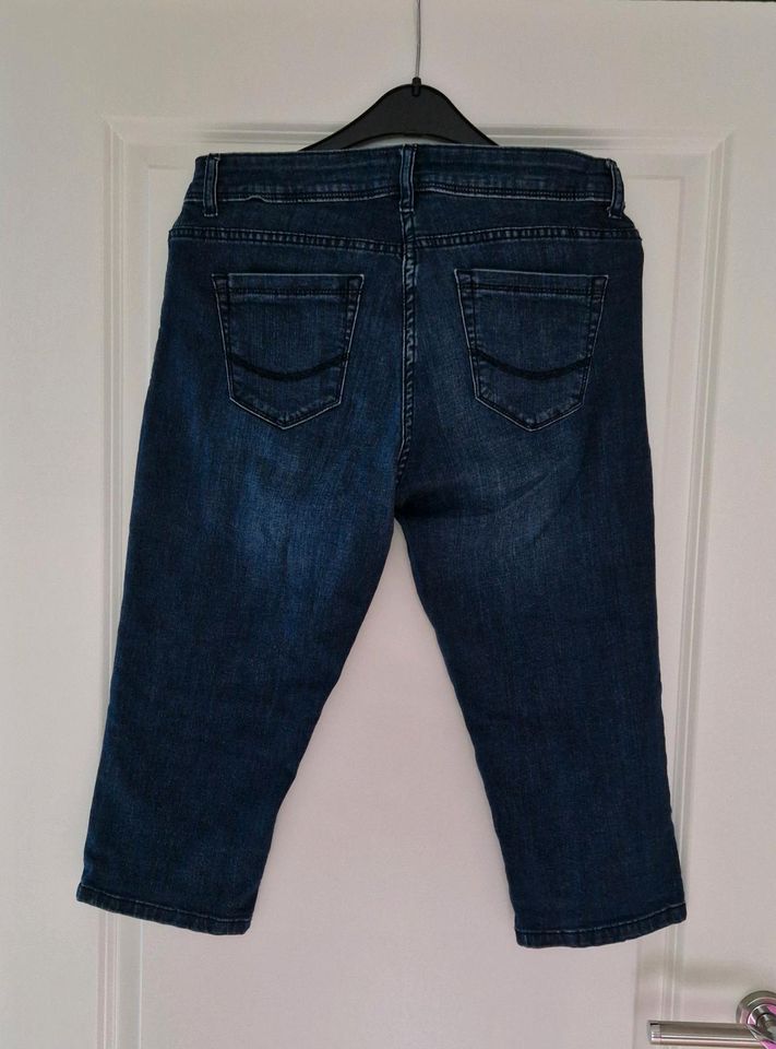 Neuwertiger 3/4 Jeansrock in Gr.38 von Up Fashion in Aurich