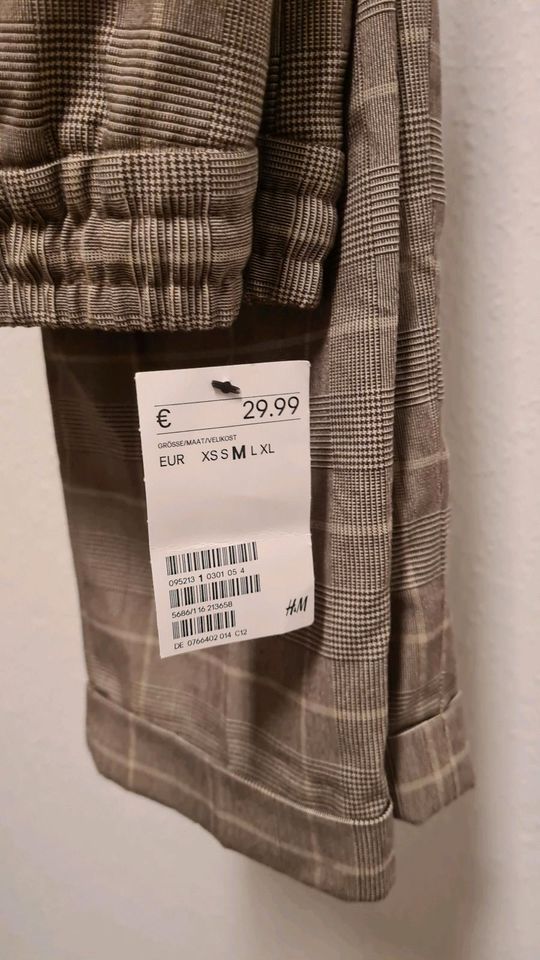 H&M stylische Slim Fit Hose in Beige | kariert | Größe M in Oberhausen