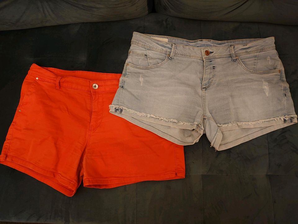 Set Shorts/Hotpants, Größe 44 in Marburg