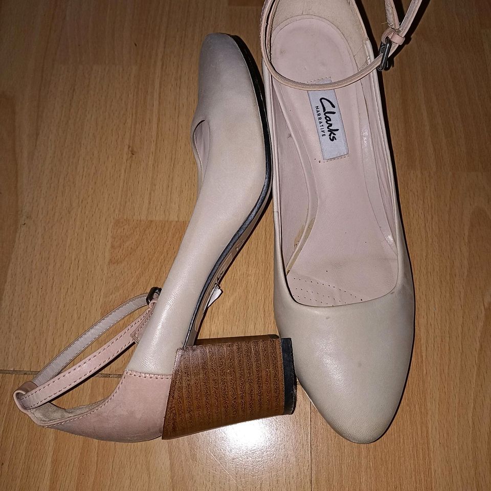 Clarks.Leder.Halbschuhe / Sandalen Gr.37..wie Neu in Zwoenitz