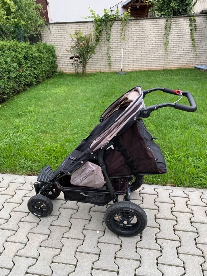 TFK Joggster lite, Kinderwagen mit Babywanne und viel Zubehör in Pohlheim