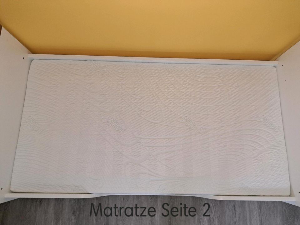 Babybett/Kinderbett Weiß-Holz-Optik 40x170 cm in Forchheim