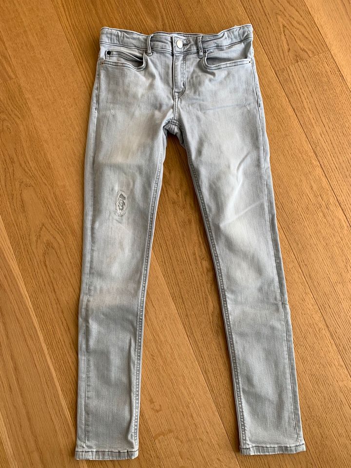 Coole hellgraue Jeans von Calvin Klein, Gr.14 skinny in Stuttgart