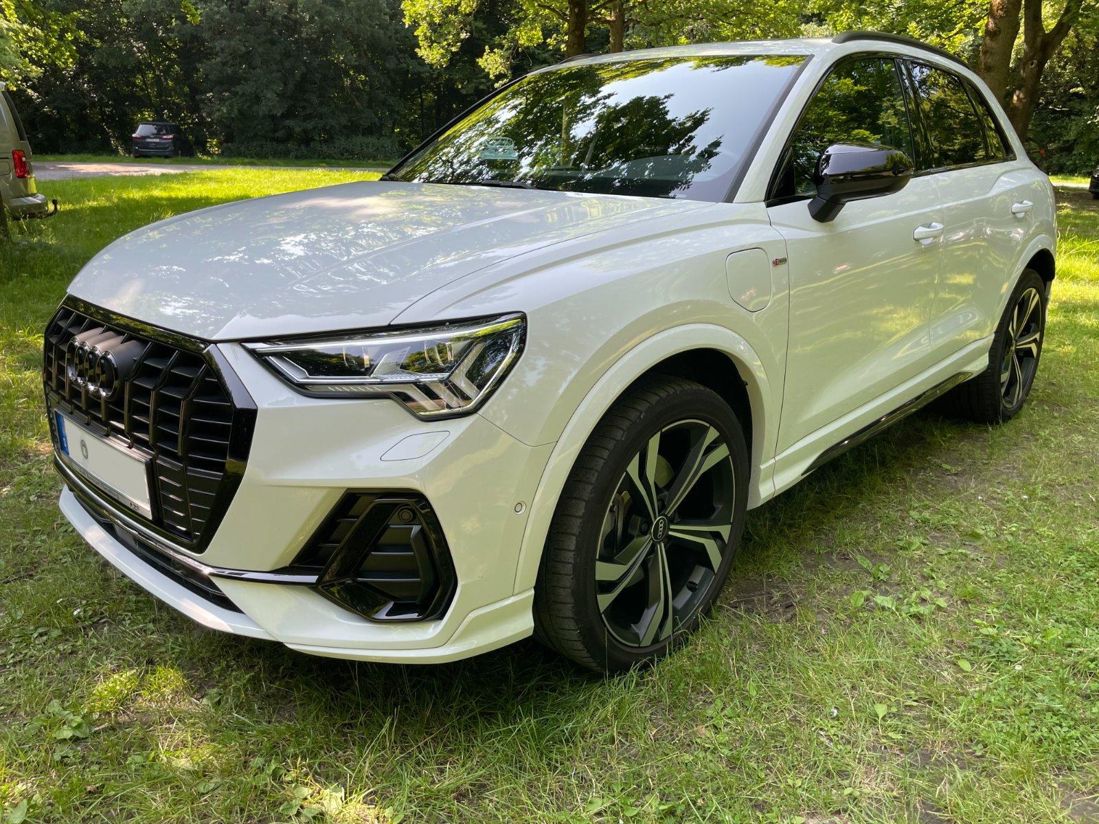 Abbildung des Autos Audi Q3 45 TFSIe S troni…