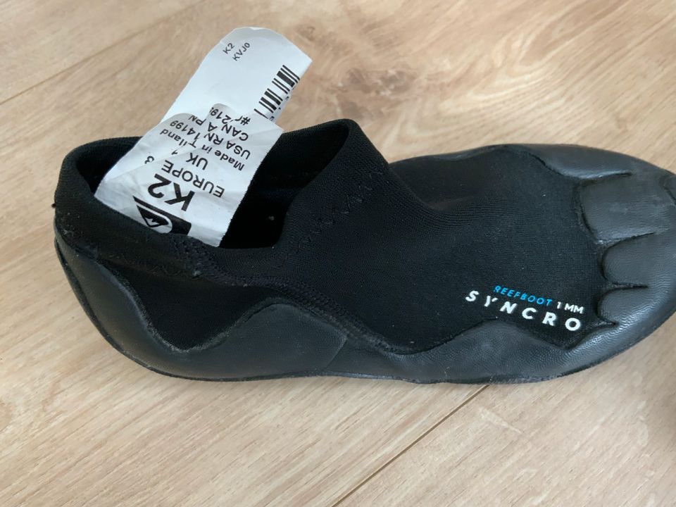 Wasserschuhe QuickSilver Größe 33 schwarz sehr gut erhalten in Bühl