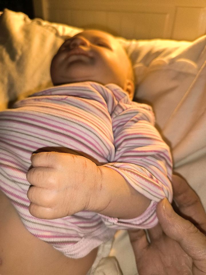 Reborn Baby Puppe dazu Bauchplatte Kämmbar Lebensecht in Woltersdorf