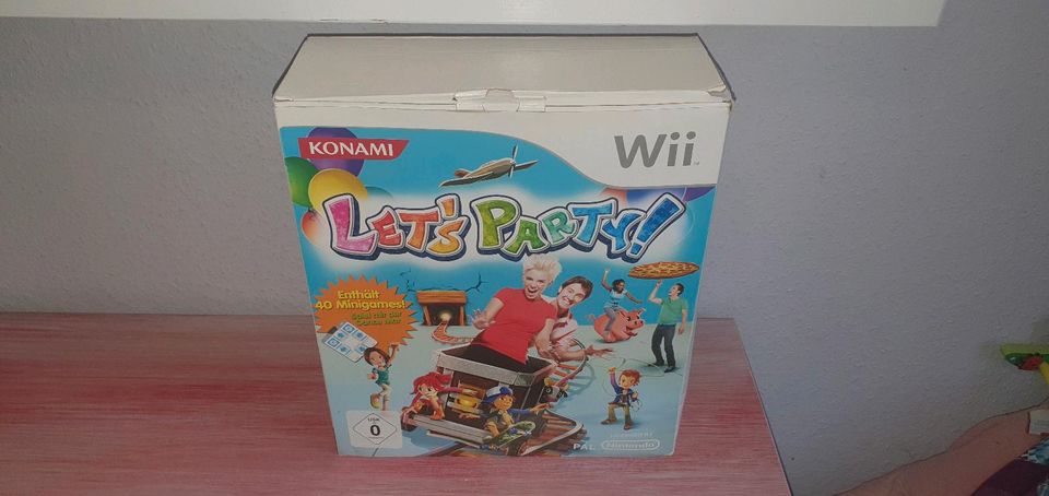 Let's Party Nintendo Wii + Matte + Spiel in Rätzlingen bei Haldensleben