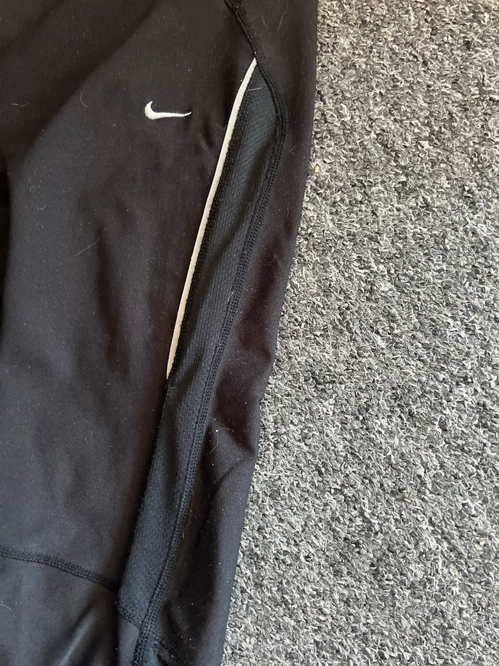 Nike Sporthose gr.(38)M in Gettorf