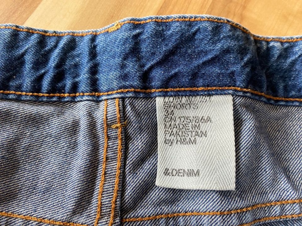 Jeans Bermuda Shorts von H&M  W:34 in Waldfischbach-Burgalben