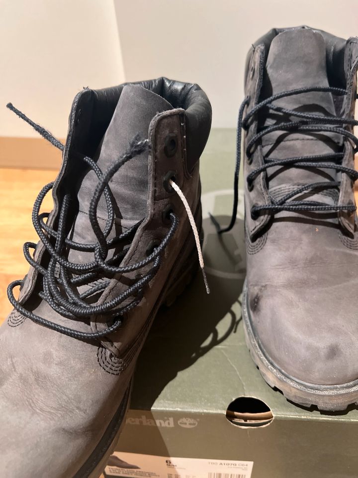 Timberland Premium Boots Gr 39 grau schwarz Nubuk Schnürschuhe in Karlsruhe