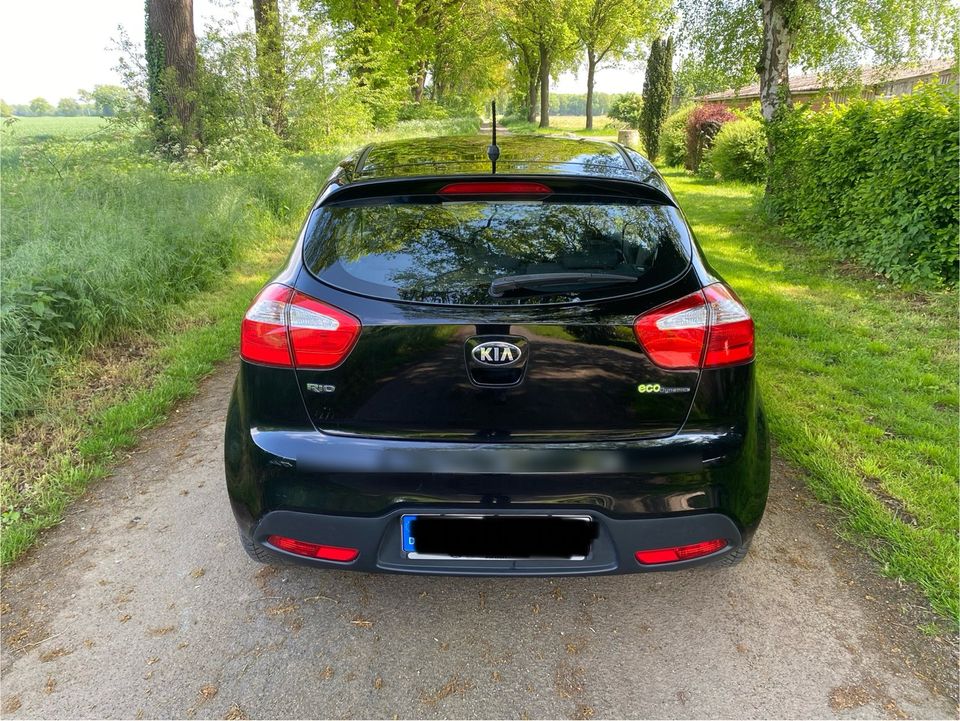 KIA Rio 1.1 CRDi Edition 7 -  Kleinwagen aus erster Hand in Flechum