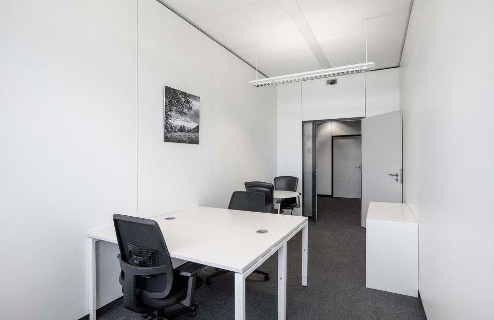 Privater Büroraum für 3 Personen 15 sqm in HQ SAP Partnerport Walldorf in Walldorf
