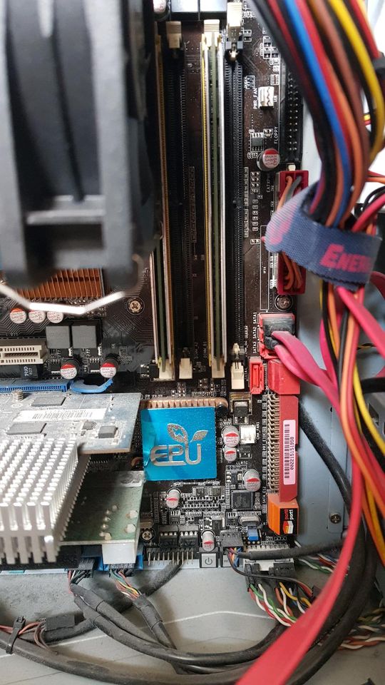 PC System mit ASUS Mainboard und viel Zubehör in Stuttgart