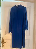Geripptes sportlich elegantes Kleid Berlin - Mitte Vorschau