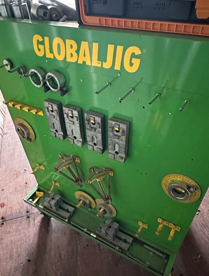 Globaljig Richtbank mit Zuggerät und komplettem Zubehör in Gladbeck