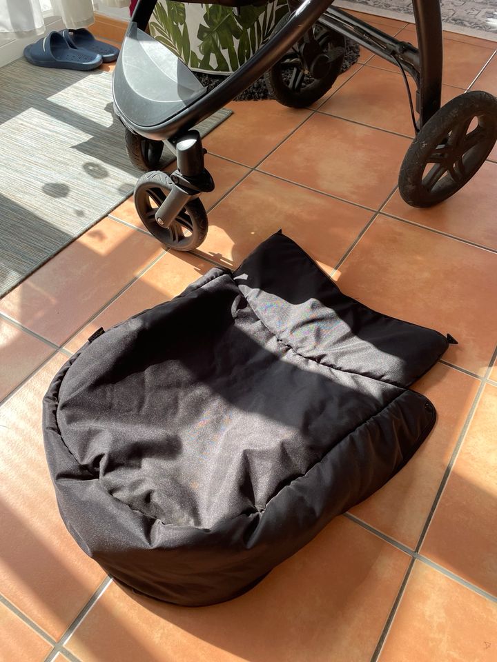 Richtig toller Sport Kinderwagen mit Babywanne von Hauck Saturn in Niedernberg