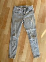 Esprit Jeans Gr. XS hellgrau 26/28 Sachsen - Meißen Vorschau
