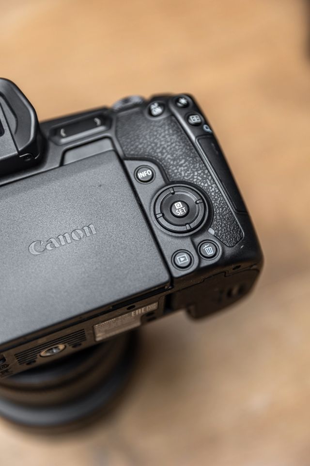 Hochwertiger Canon EOS R Kamerabody - Top Zustand! in Meßkirch