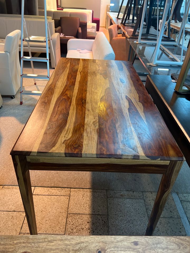 Tisch Esstisch Küchentisch Massiv Holz Kare Möbel UVP 599€ in Herbstein