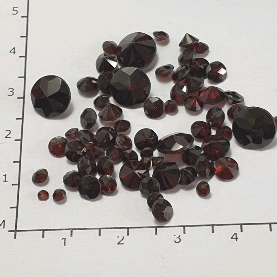 Großes Konvolut Sternschliff  Granat natur ( 2 - 8 mm ) 730 Carat in Recklinghausen