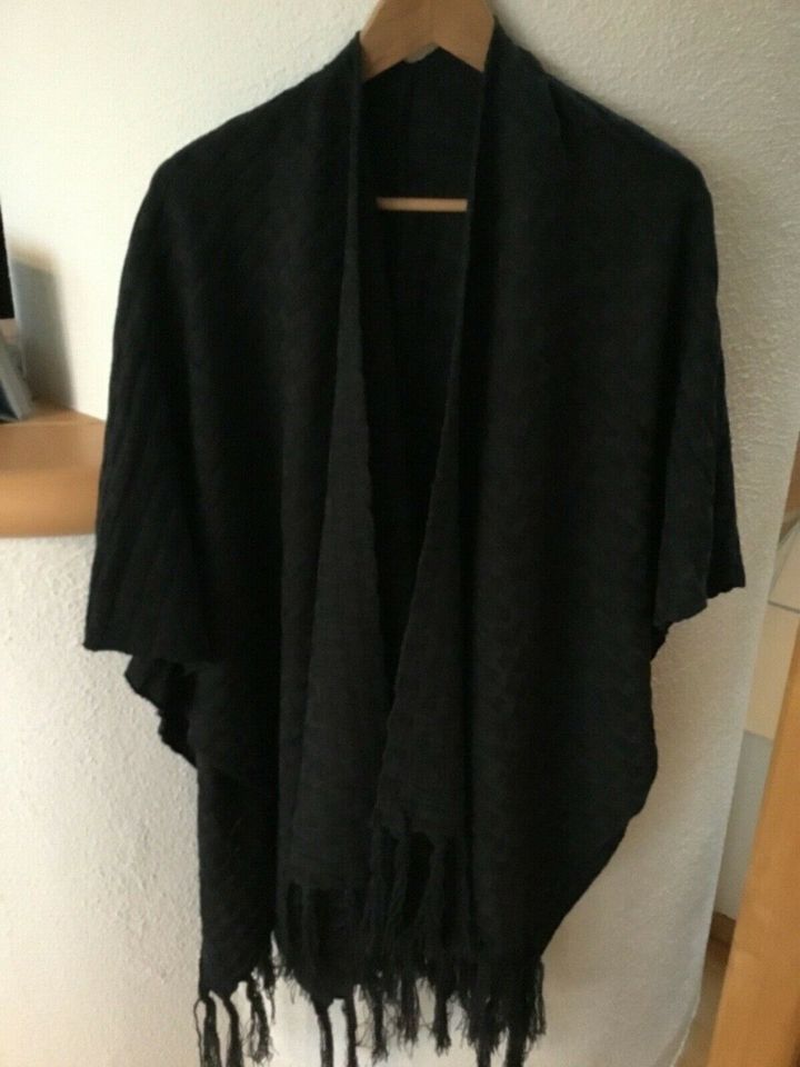 Codello Strick-Poncho mit Fransen, grau in Hemau