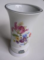 Kleine weiße Vase Trompete handbemalt Niedersachsen - Velpke Vorschau
