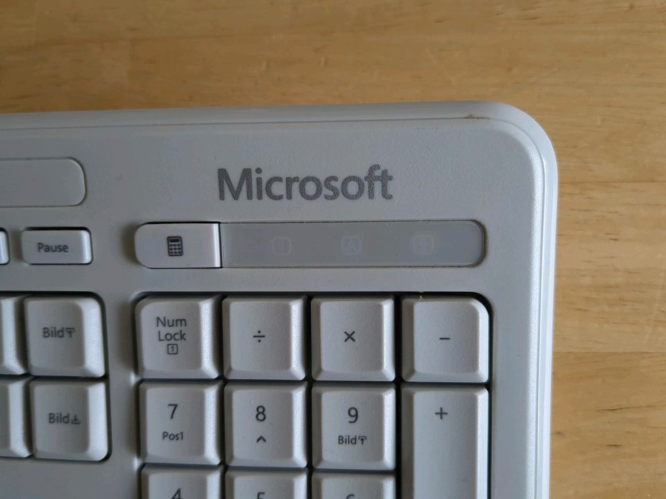 Microsoft PC Tastatur weiß USB wie neu :-) in München