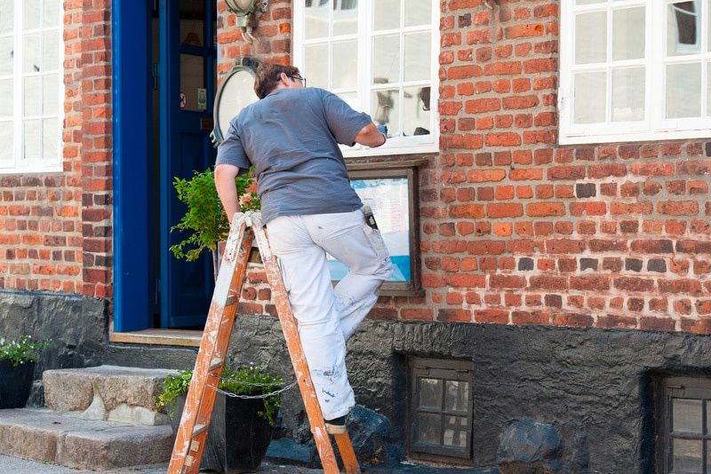 Maler Malerarbeiten Lackieren Streichen Lasieren Tapezieren Renovieren alles inkl. Farbe & Material in Berlin