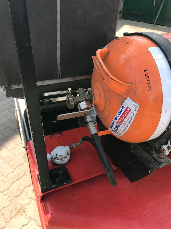 Gabelstapler Stapler Gas, Anlasser defekt, 3 Mast in Reinfeld