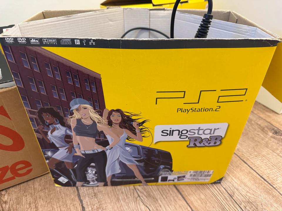 Play Station 2 mit viel Zubehör 19 Spiele Buzz Singstar PS in Limbach-Oberfrohna